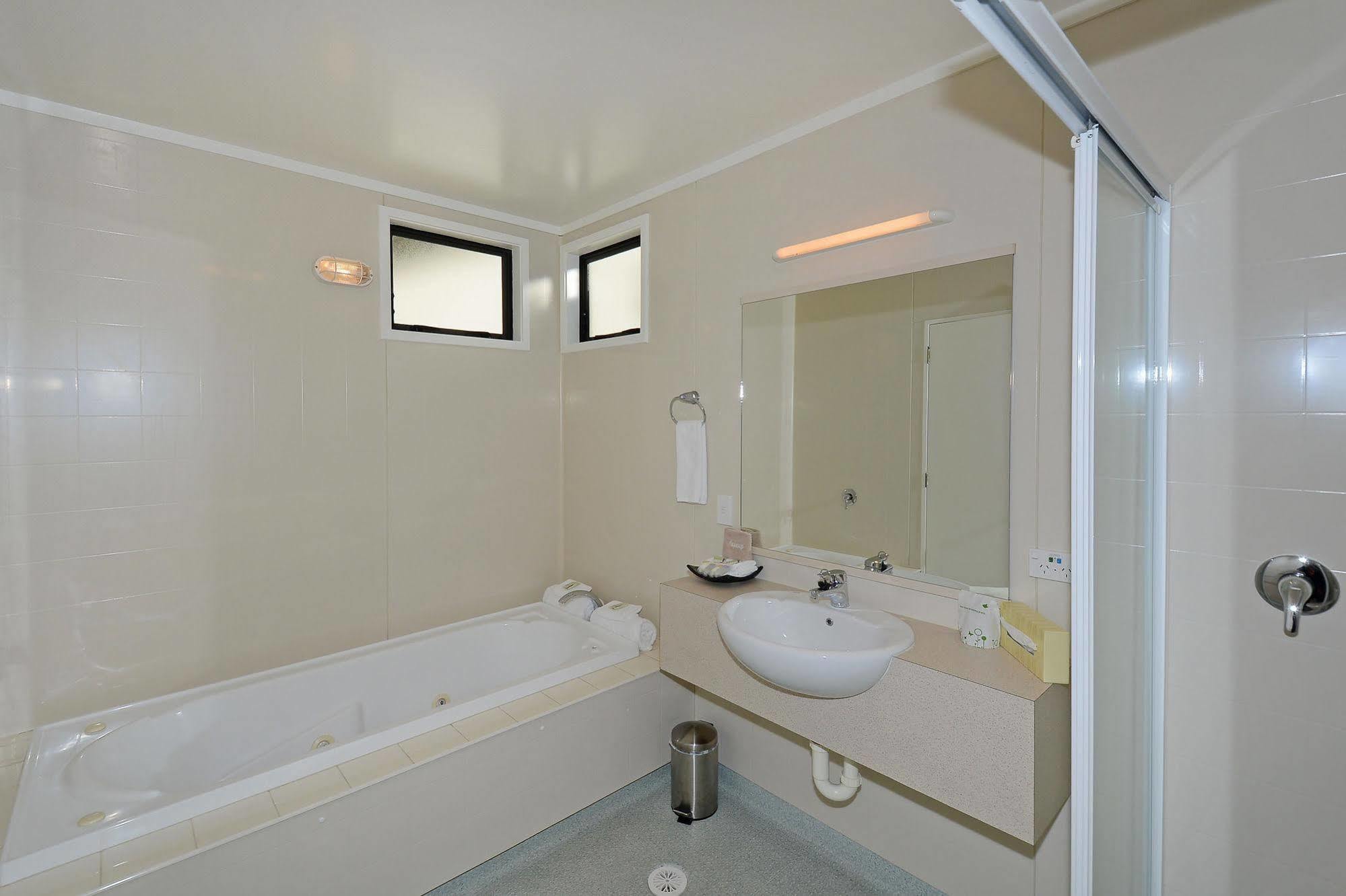 Totara Lodge Upper Hutt Buitenkant foto